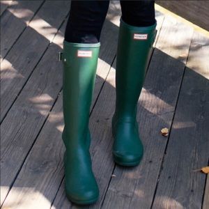 Green size 6 Hunter Boots